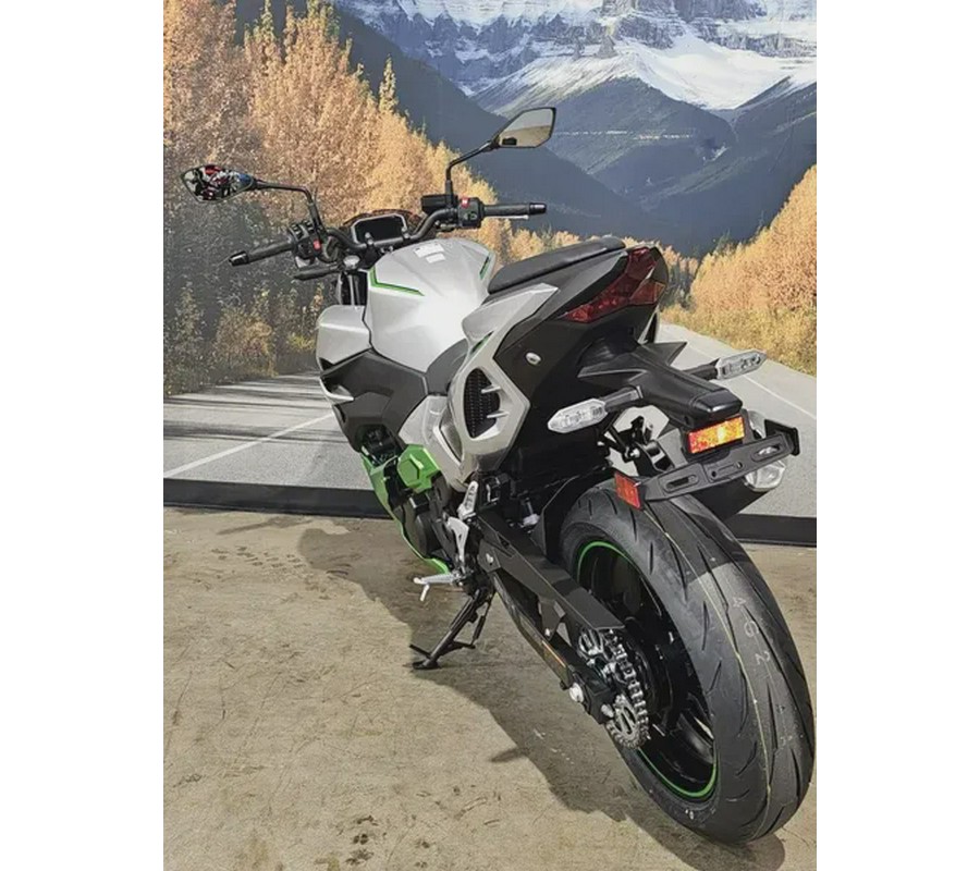 2024 Kawasaki Z7 HYBRID ABS