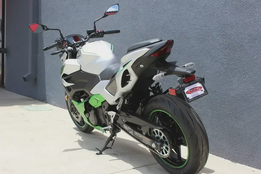 2024 Kawasaki Z7 HYBRID ABS