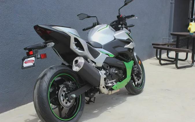 2024 Kawasaki Z7 HYBRID ABS