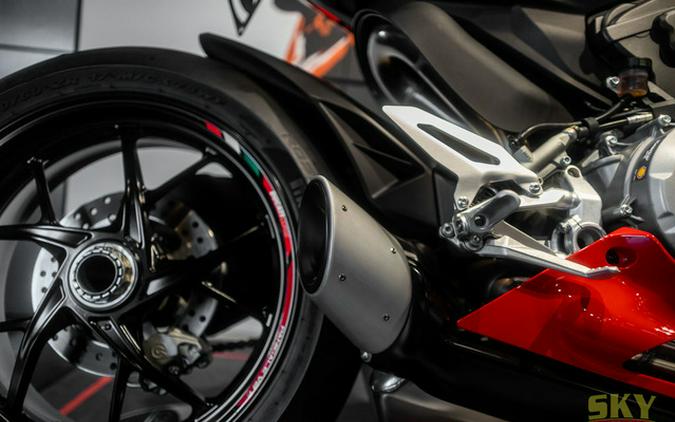 2021 Ducati Panigale V2 Ducati Red