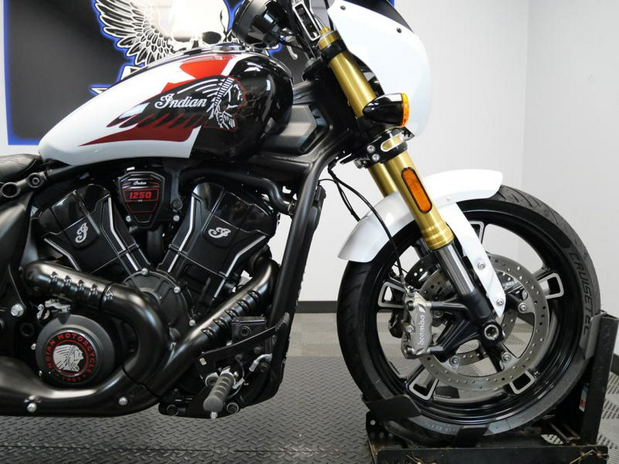 2025 Indian Motorcycle® 101 Scout® Ghost White Metallic with Graphics