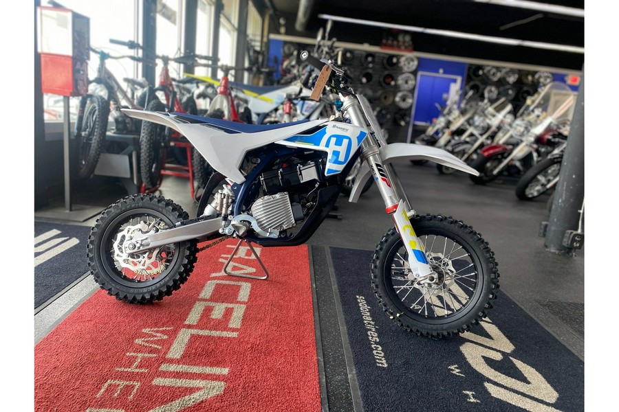 2024 Husqvarna Motorcycles EE 5