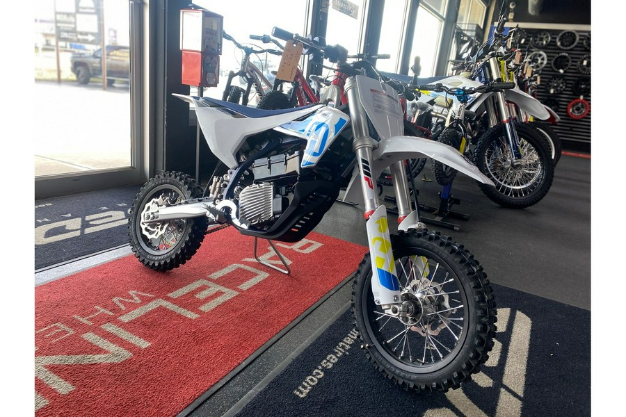 2024 Husqvarna Motorcycles EE 5