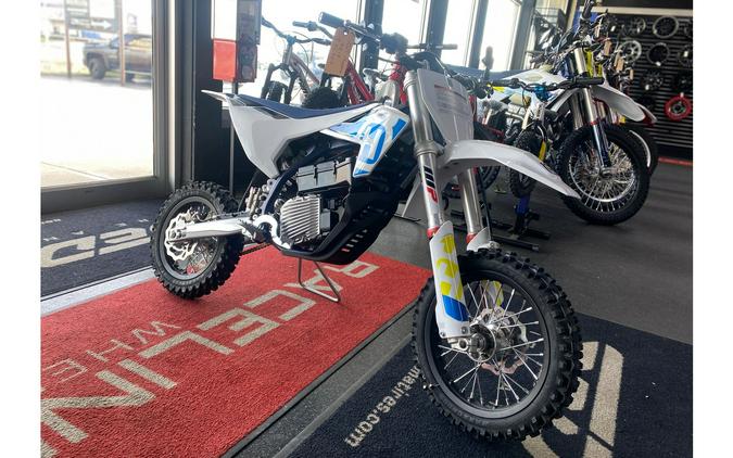 2024 Husqvarna Motorcycles EE 5