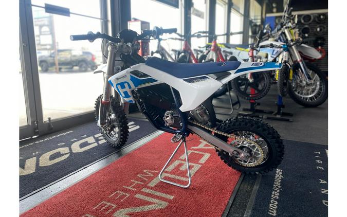 2024 Husqvarna Motorcycles EE 5