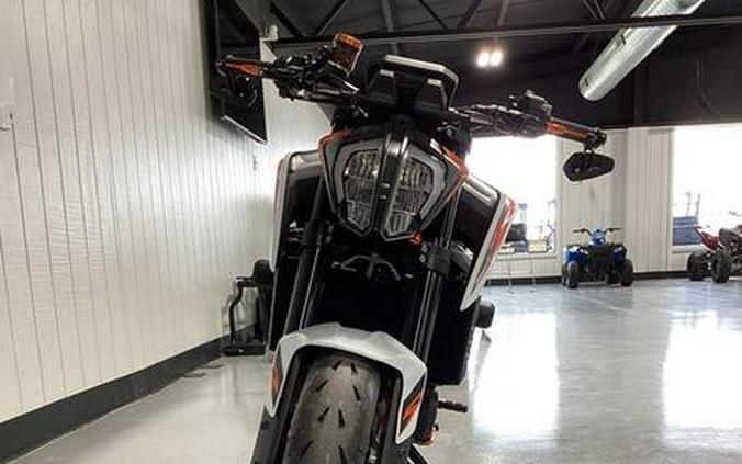 2021 KTM 890 Duke R