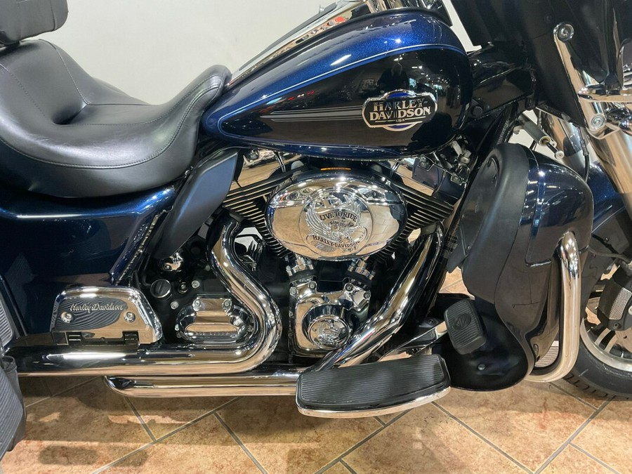 2012 Harley-Davidson Tri Glide Ultra Clas Big Blue Pearl/Vivid Blk FLHTCUTG