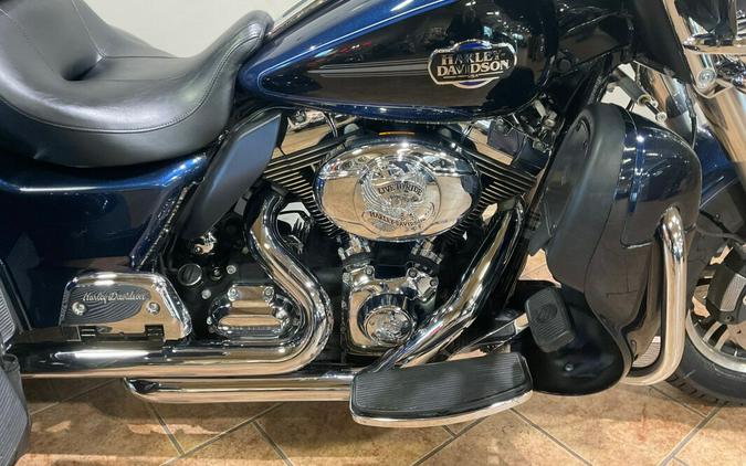 2012 Harley-Davidson Tri Glide Ultra Clas Big Blue Pearl/Vivid Blk FLHTCUTG