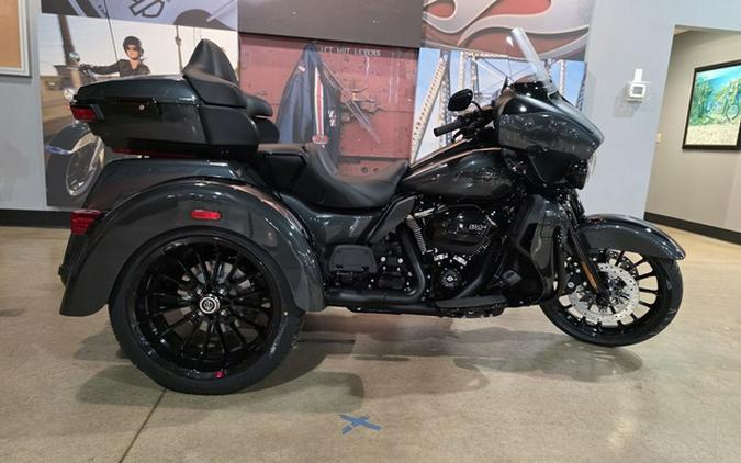2025 Harley-Davidson FLHTCUTG - Tri Glide Ultra