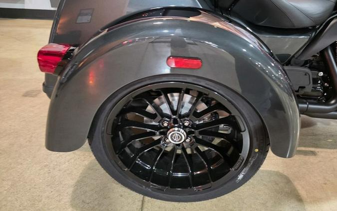 2025 Harley-Davidson FLHTCUTG - Tri Glide Ultra