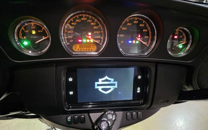 2025 Harley-Davidson FLHTCUTG - Tri Glide Ultra