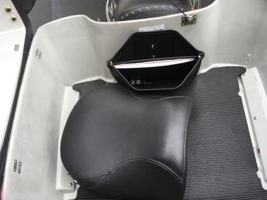 2002 Harley-Davidson® FLHRC - Road King® Classic