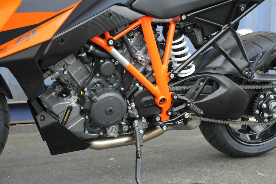 2024 KTM 1290 SUPER DUKE GT