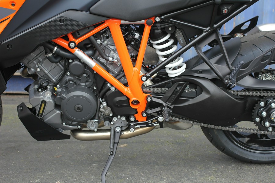 2024 KTM 1290 SUPER DUKE GT