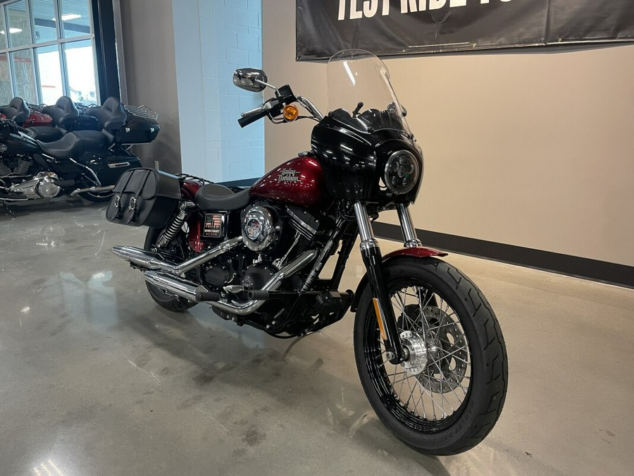 2016 Harley-Davidson® Street Bob® Velocity Red Sunglo
