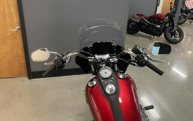 2016 Harley-Davidson® Street Bob® Velocity Red Sunglo