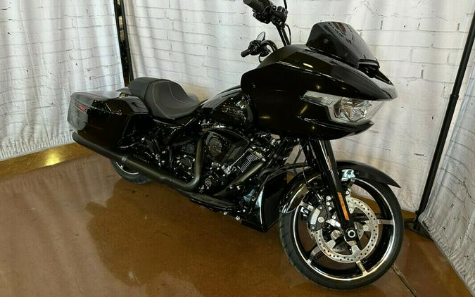 2024 Harley-Davidson Road Glide™ FLTRX Vivid Black