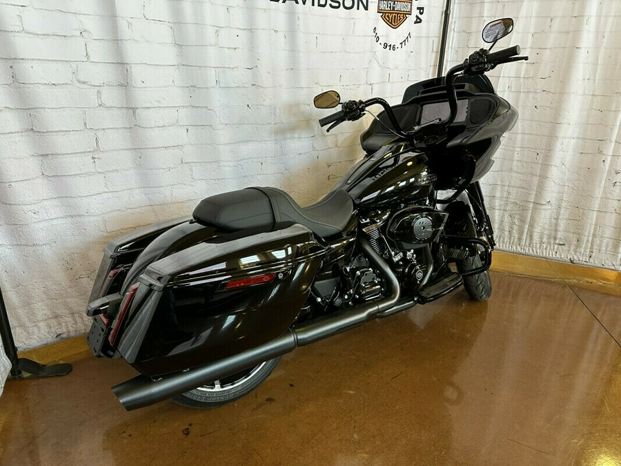 2024 Harley-Davidson Road Glide™ FLTRX Vivid Black