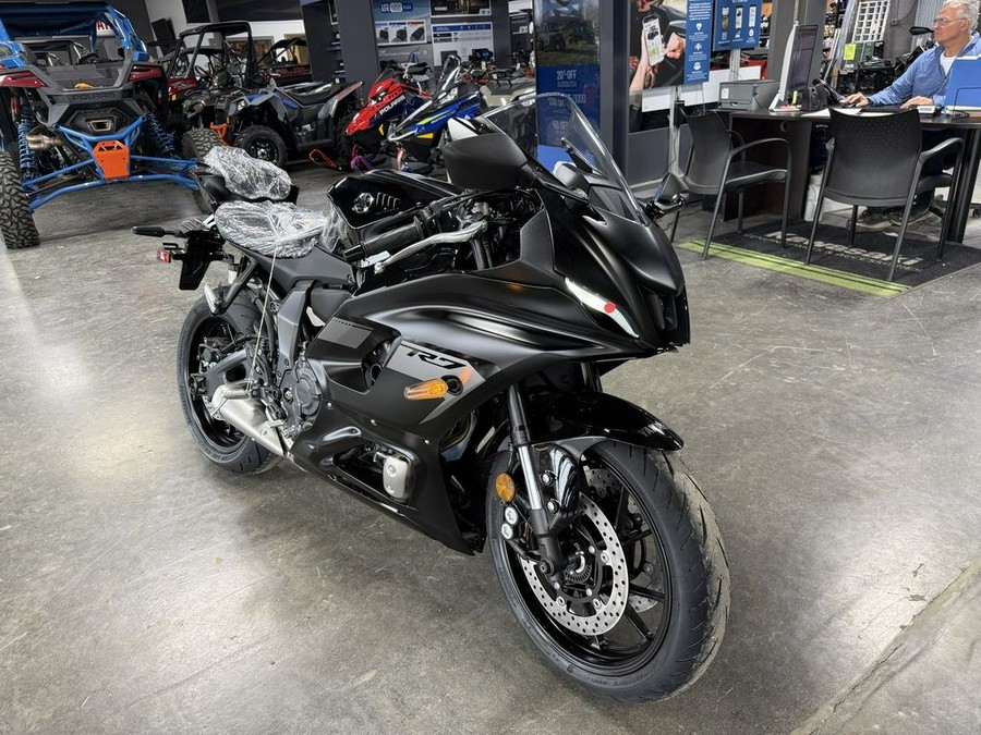 2025 Yamaha YZF-R7