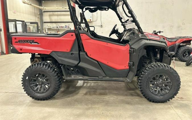 2021 Honda Pioneer 1000 Deluxe