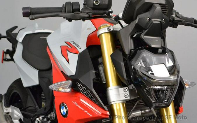 2020 BMW F 900 R Review (15 Fast Facts)