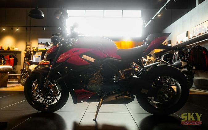 2023 Ducati Streetfighter V4 Ducati Red