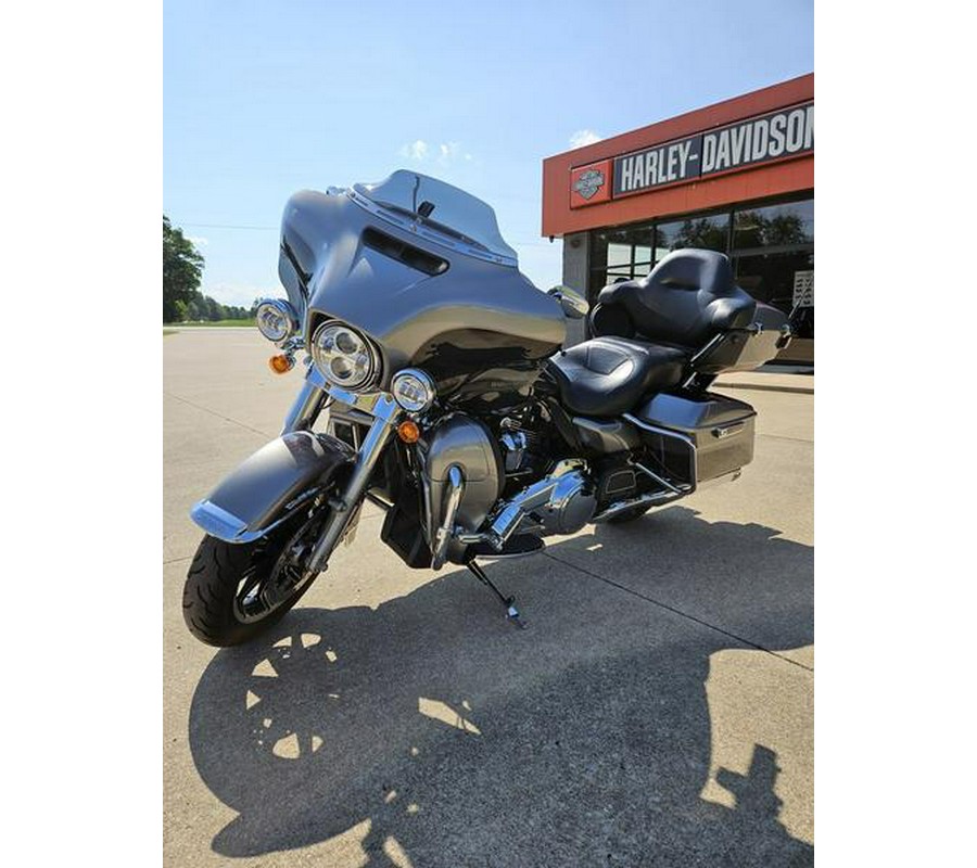 2017 Harley-Davidson® FLHTCU - Electra Glide® Ultra Classic®