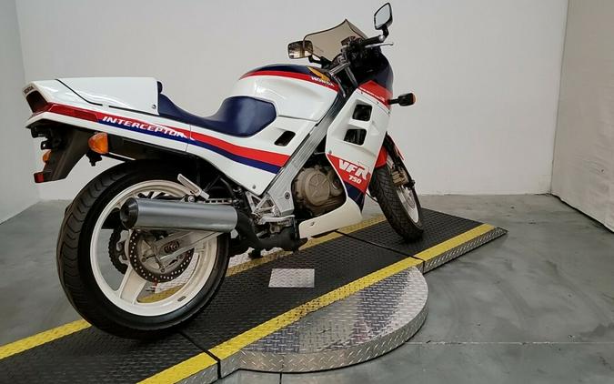 1986 HONDA VFR-750 BLUE/WHITE