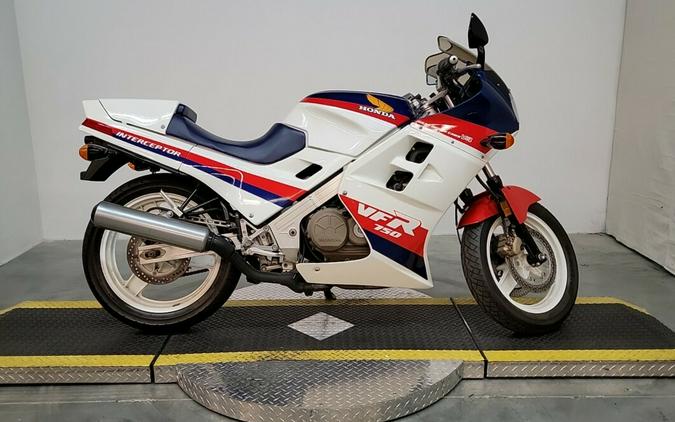 1986 HONDA VFR-750 BLUE/WHITE