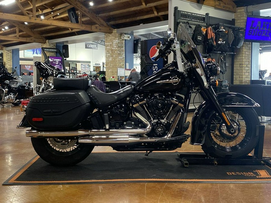 2019 Harley-Davidson Softail FLHC - Heritage Classic