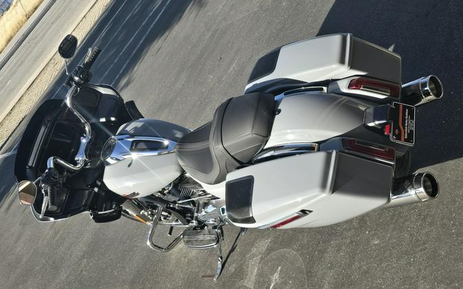 2026 Harley-Davidson® Road Glide® Dark Billiard Gray Chrome Trim