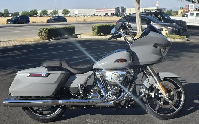 2026 Harley-Davidson® Road Glide® Dark Billiard Gray Chrome Trim
