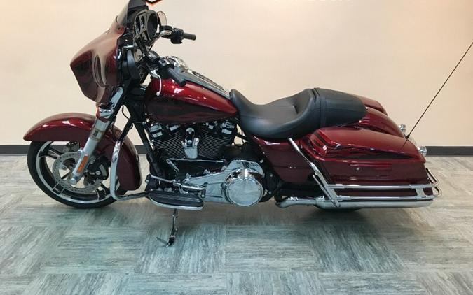 2017 Harley-Davidson Street Glide Special Hard Candy Hot Rod Red Flake FLHXS