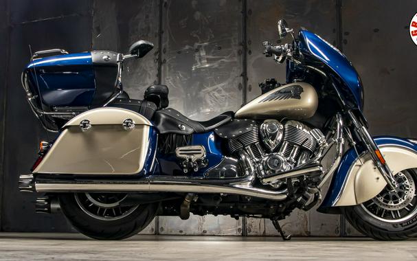 2019 Indian Motorcycle® Chieftain® Classic Deep Water Metallic / Dirt Track Tan