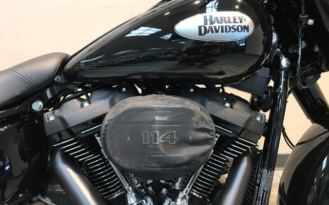 2024 Harley-Davidson Heritage Classic Vivid Black FLHCS