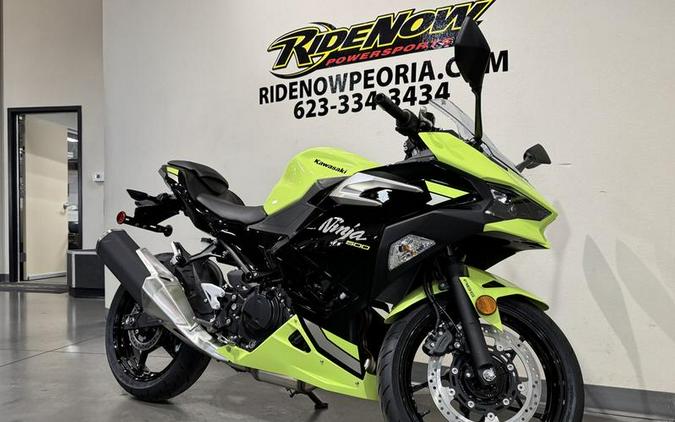2026 Kawasaki Ninja® 500 ABS Metallic Yellowish Green/Ebony