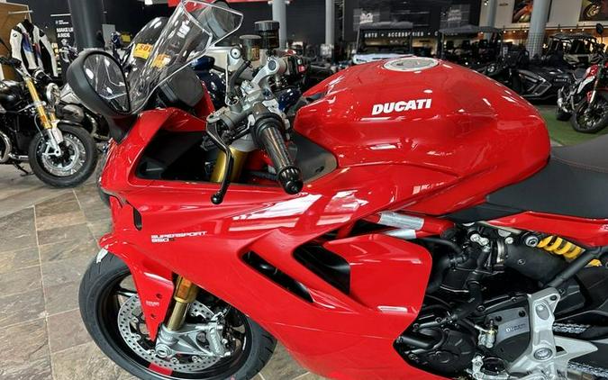 2024 Ducati Supersport 950 S Red