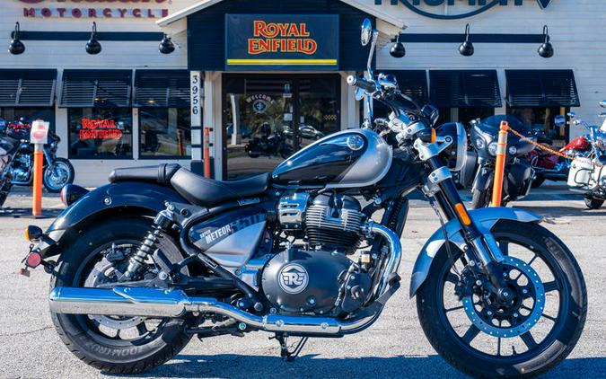 2024 Royal Enfield Super Meteor 650 Review [17 Fast Facts]