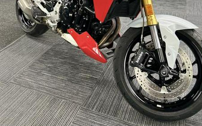 2020 BMW F 900 R Hockenheim Silver Metallic / Racing Red