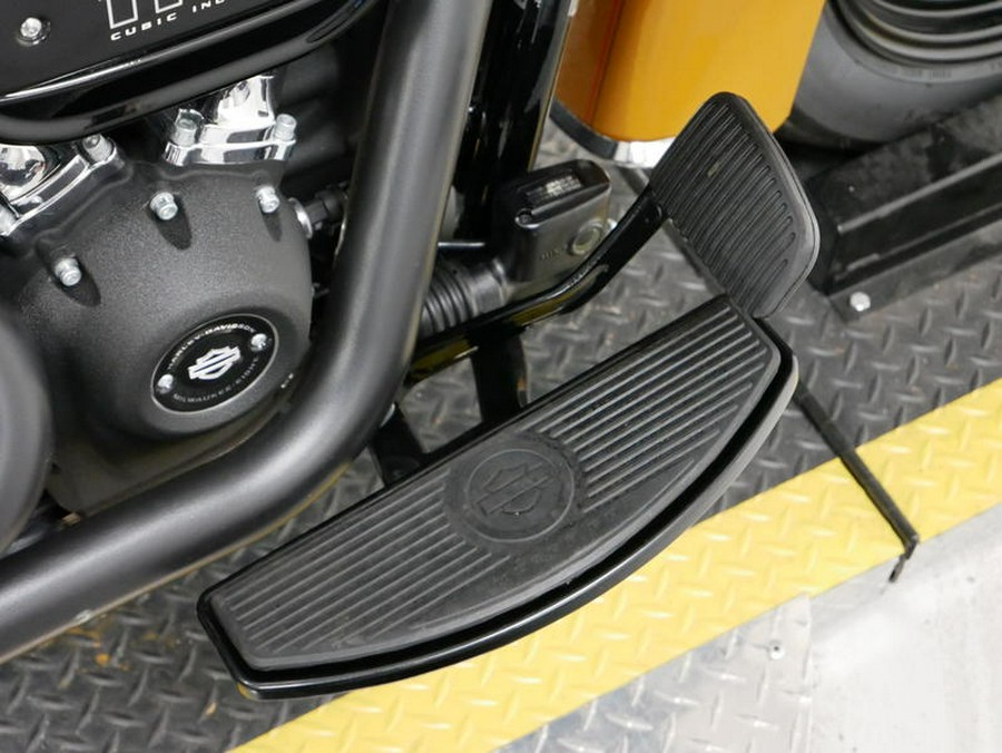 2023 Harley-Davidson® FLHCS - Heritage Classic