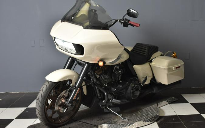 2023 Harley-Davidson Road Glide ST White Sand Pearl FLHTRXST