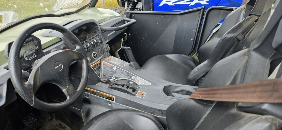 2019 Can-Am® Commander™ DPS™ 1000R