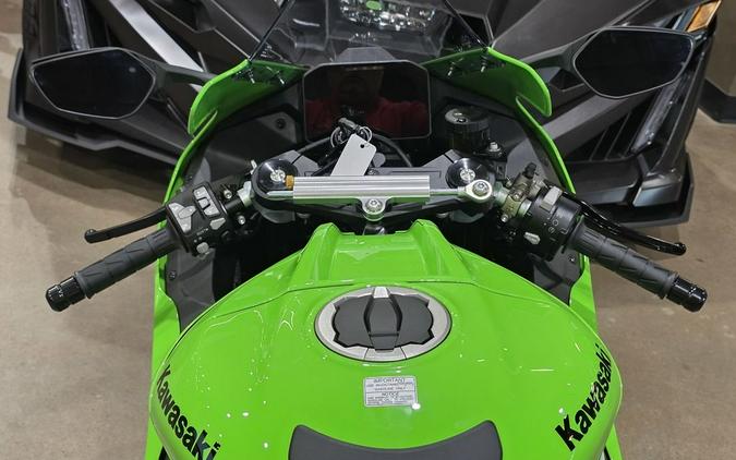 2026 Kawasaki Ninja® ZX™-10R Base