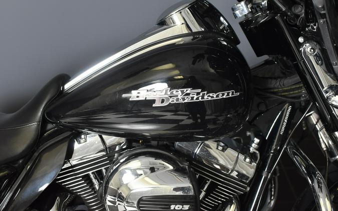 2015 Harley-Davidson Street Glide Special Vivid Black FLHXS