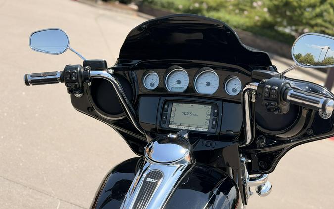 2014 Harley-Davidson® Street Glide® Special FLHXS BLACK 672741