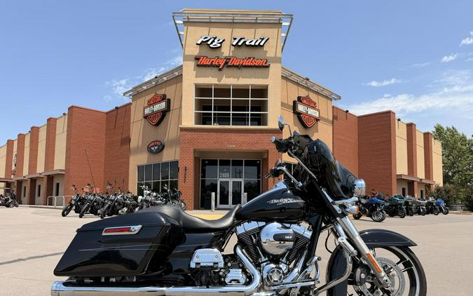 2014 Harley-Davidson® Street Glide® Special FLHXS BLACK 672741