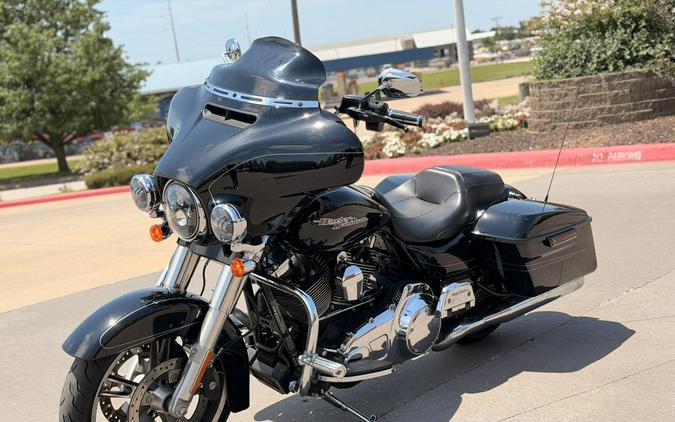 2014 Harley-Davidson® Street Glide® Special FLHXS BLACK 672741