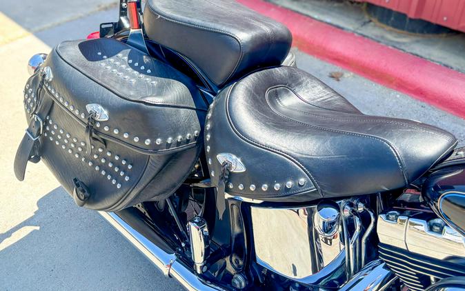 2014 Harley-Davidson® Heritage Softail® Classic FLSTC Midnight Pearl