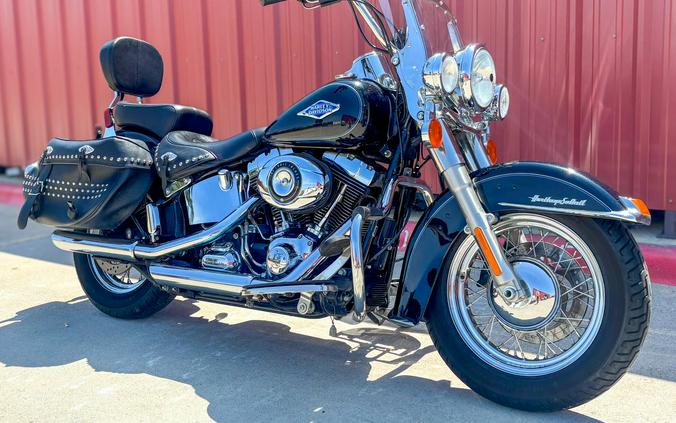 2014 Harley-Davidson® Heritage Softail® Classic FLSTC Midnight Pearl
