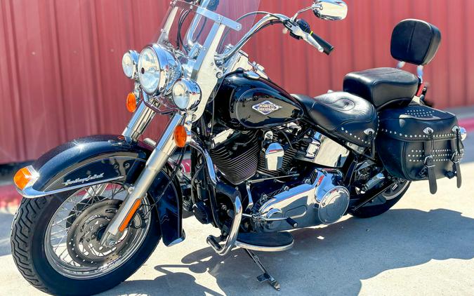 2014 Harley-Davidson® Heritage Softail® Classic FLSTC Midnight Pearl